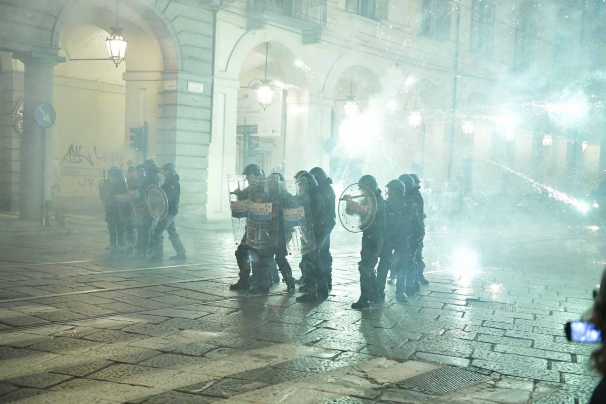 A Torino guerriglia contro il G7 Scontri con la polizia: due fermi
