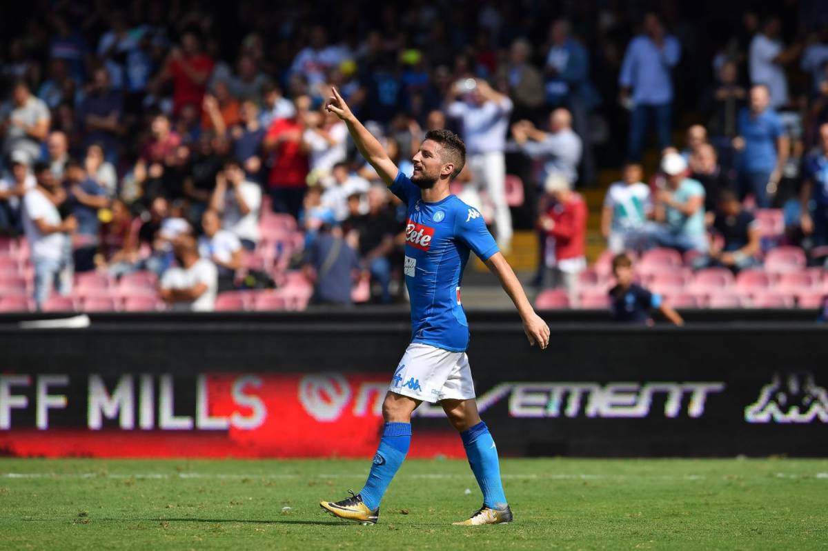 Il Napoli non si ferma più: 3-0 al Cagliari e settima vittoria consecutiva