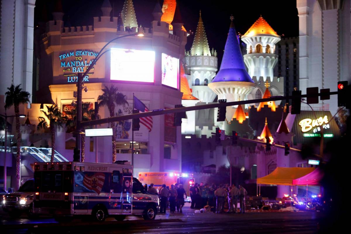 Las Vegas, 59 morti e 527 feriti. Paddock in possesso di 42 armi 