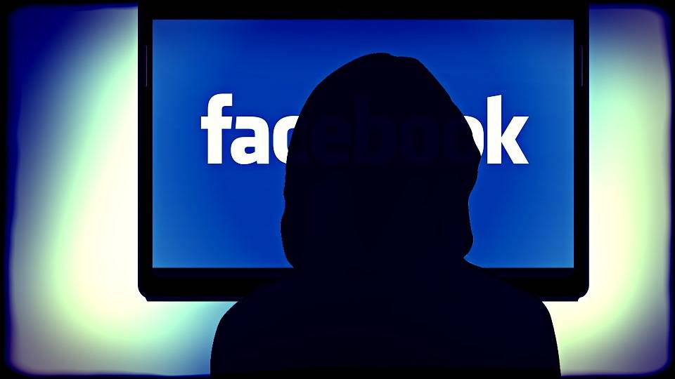 Facebook inaccessibile: sta avendo problemi in tutto il mondo