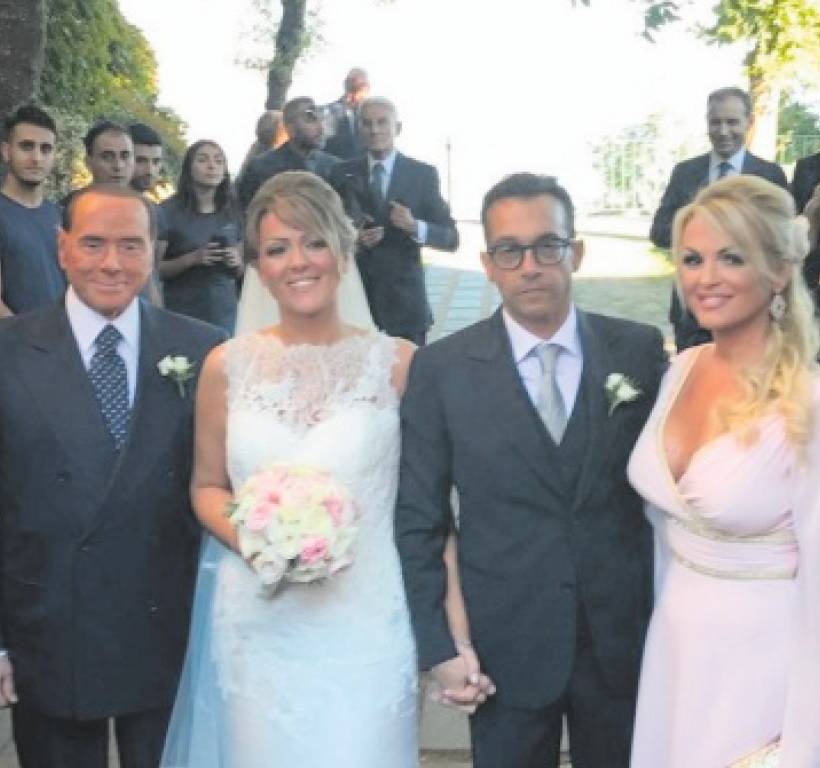 Foto e buonumore, Silvio testimone di nozze
