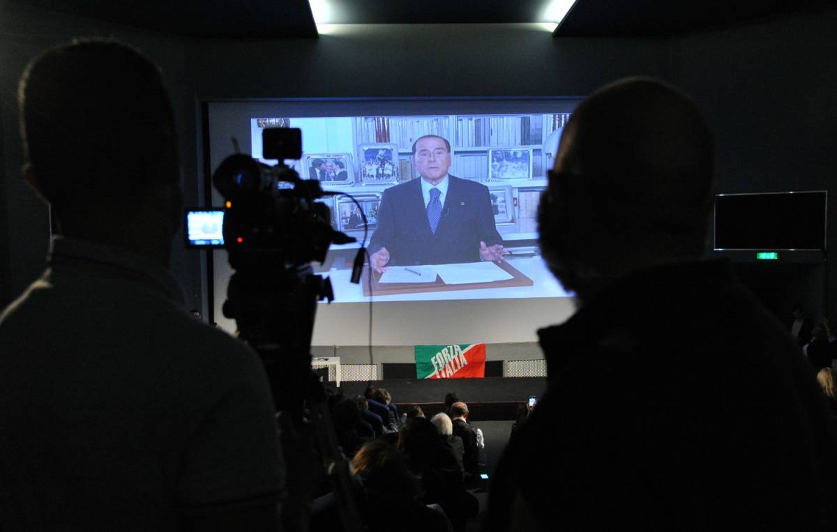 Berlusconi esclude le larghe intese: "Senza maggioranza, mi ritiro"