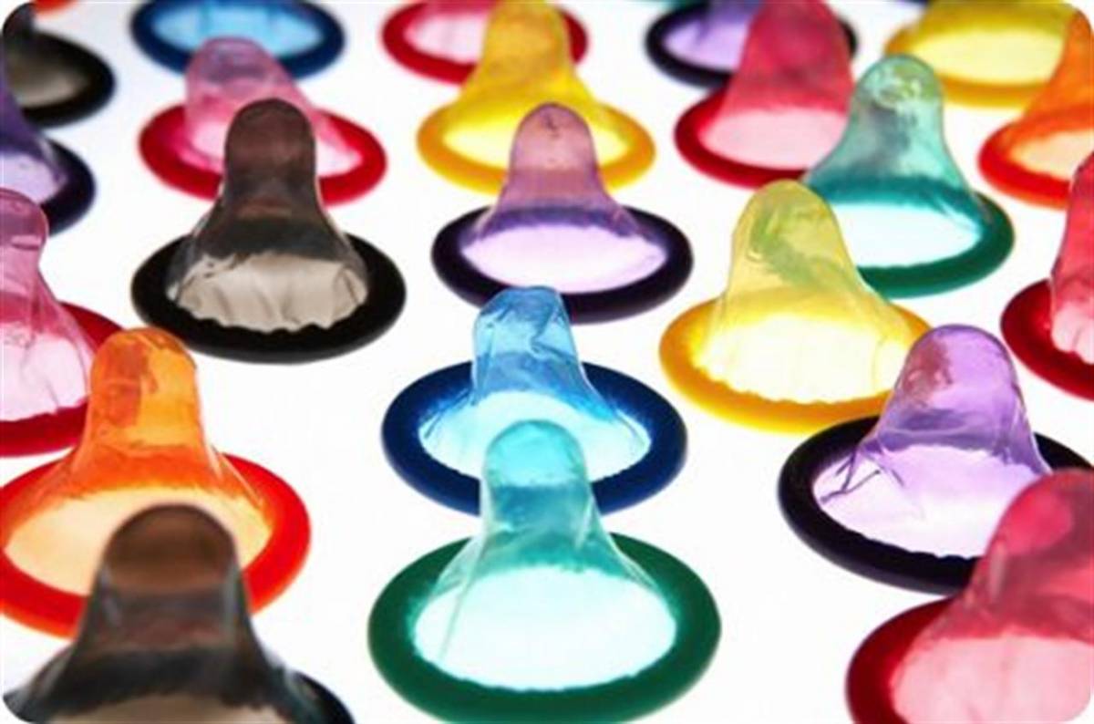 Un'azienda crea condom più piccoli perché i grandi non si vendono più