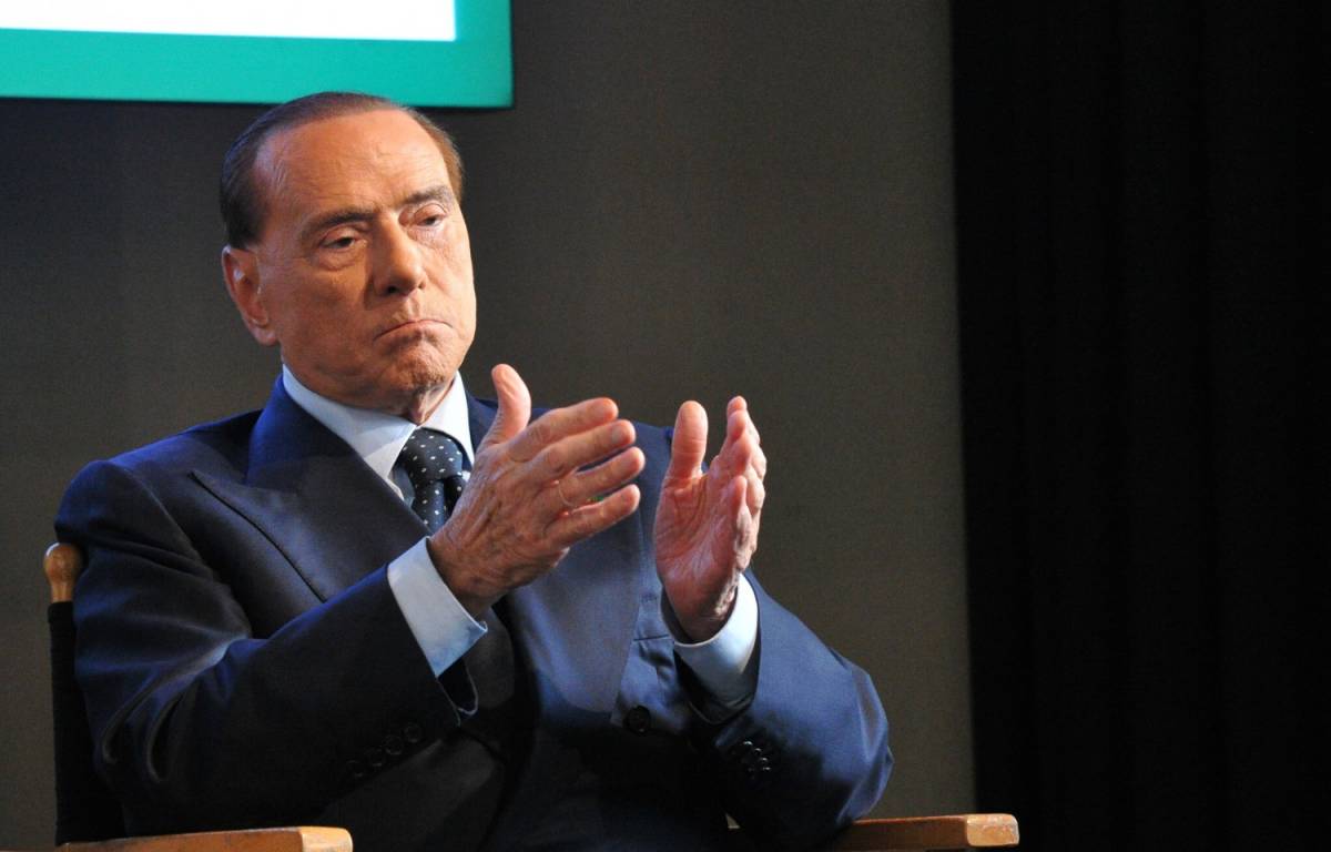Berlusconi: "Il governo è stato insufficiente. Il Pd? La sfida è tra noi e M5S"