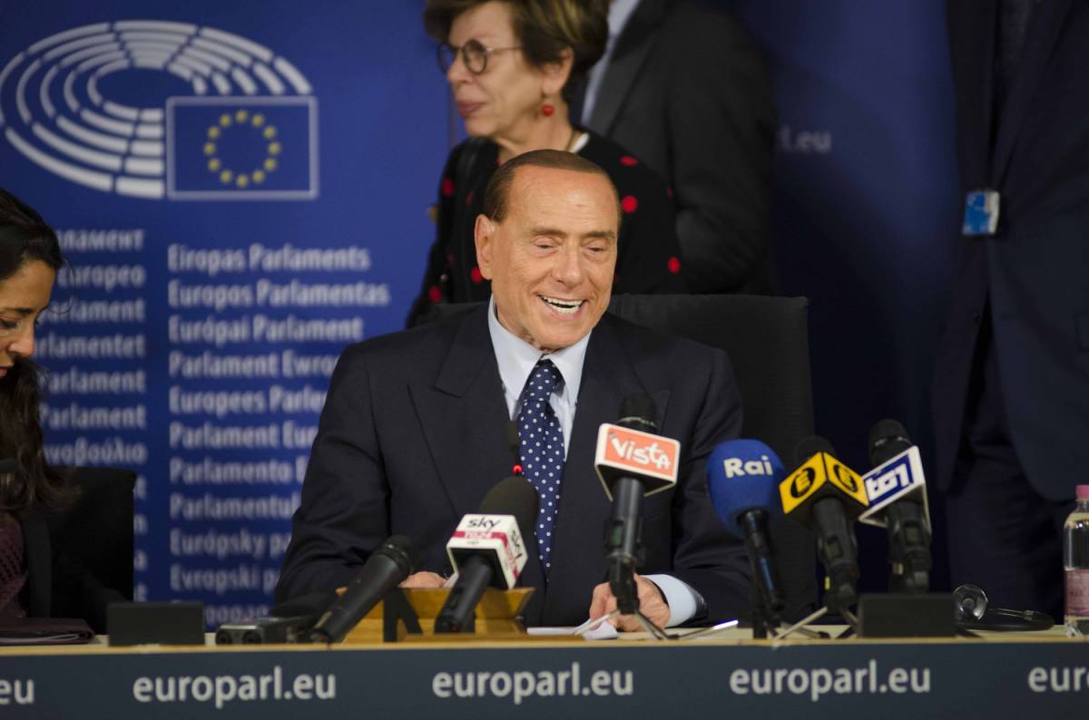 Il piano Berlusconi «Il Jobs Act è fallito: noi lo correggeremo»