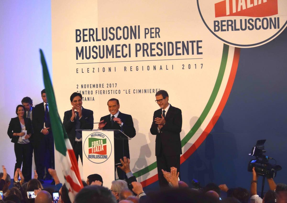 Berlusconi: "Il centrodestra moderato riporterà la democrazia al governo"