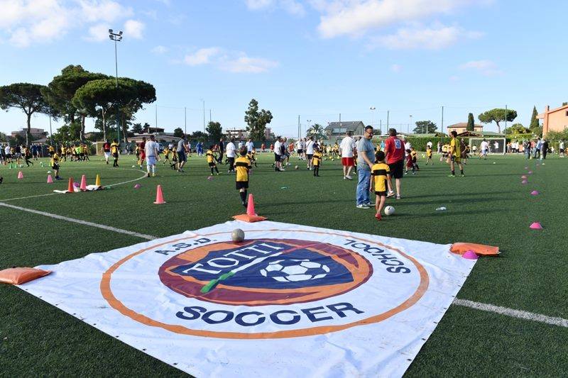 Bullo espulso dalla scuola calcio di Totti. La Figc: "Va riammesso" - ilGiornale.it