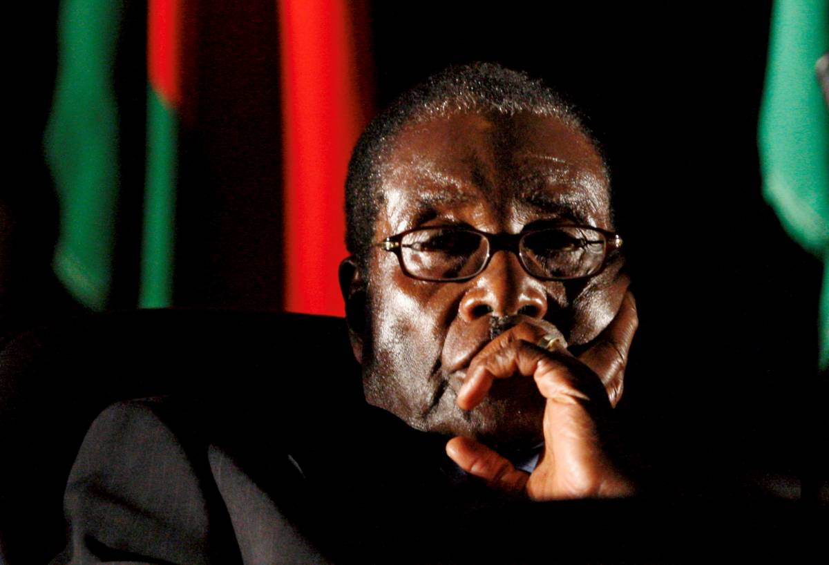 L'ultimo colpo di Mugabe: va in tv ma non si dimette