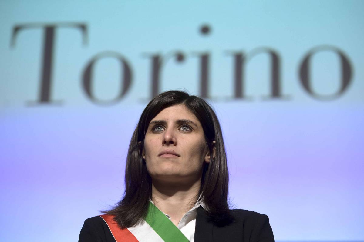 Torino e il primato fuorilegge: "Bimbo italiano di due madri"