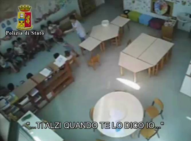 Vercelli, tre maestre arrestate per maltrattamenti ai bimbi di un asilo