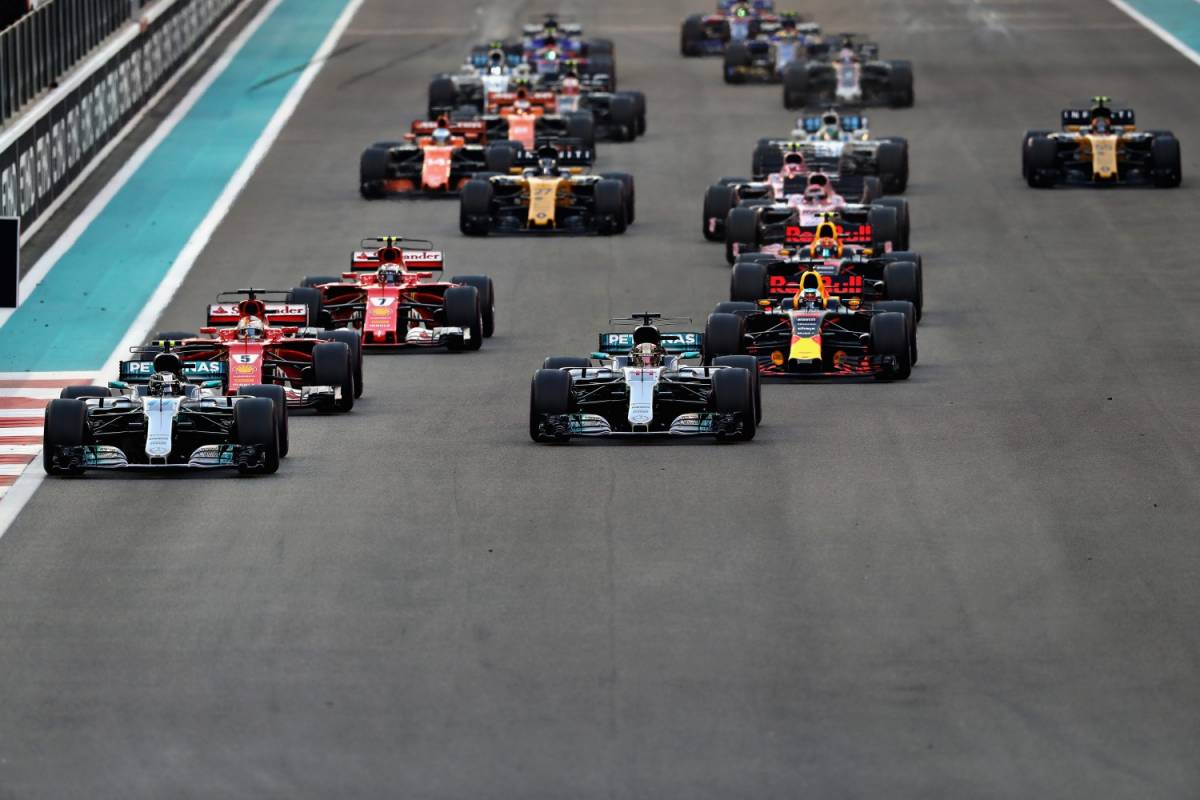 Gp Abu Dhabi, doppietta Mercedes: Bottas vince davanti a Hamilton. Terzo Vettel