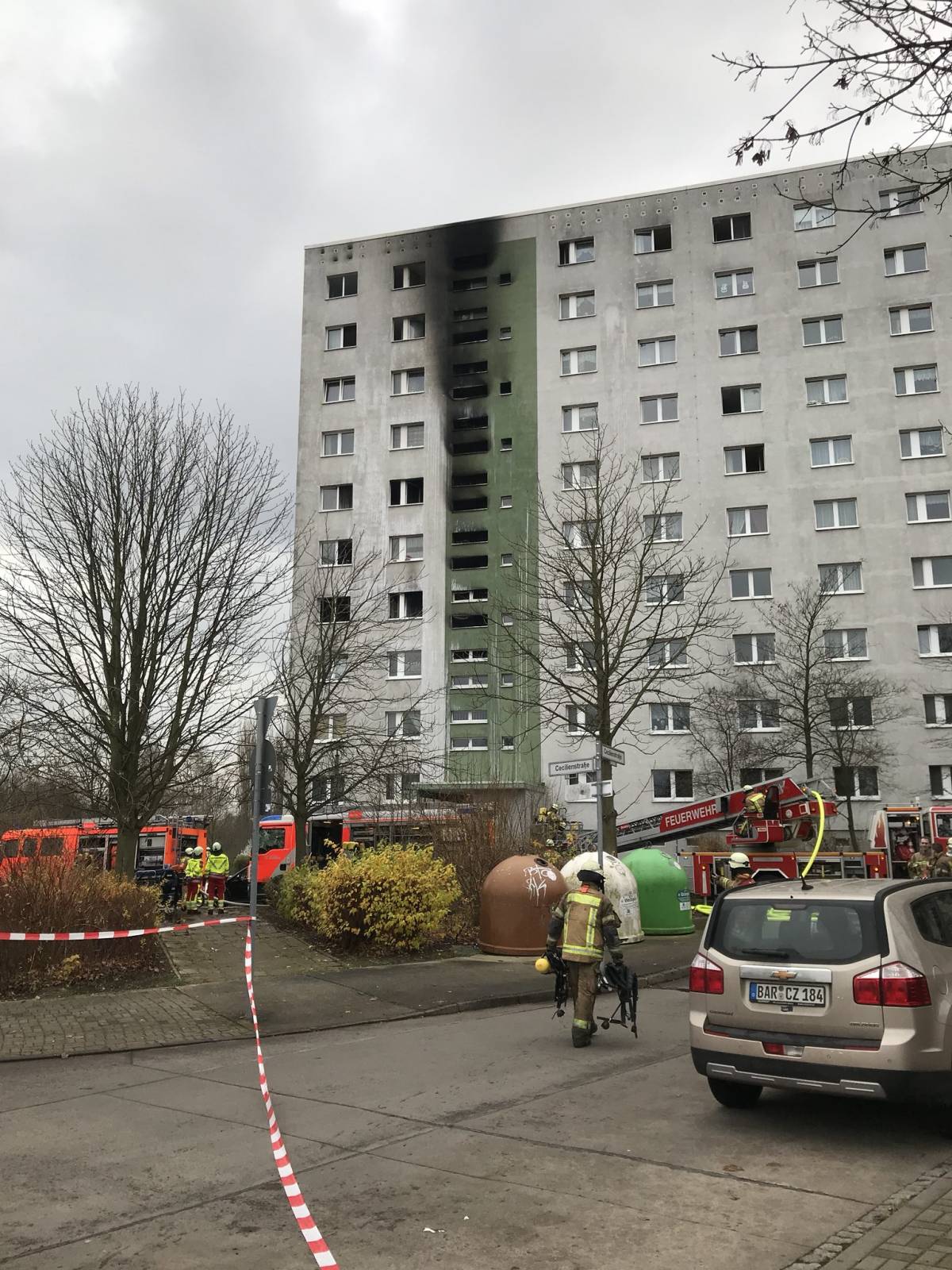 Berlino, fiamme in un grattacielo: 18 feriti