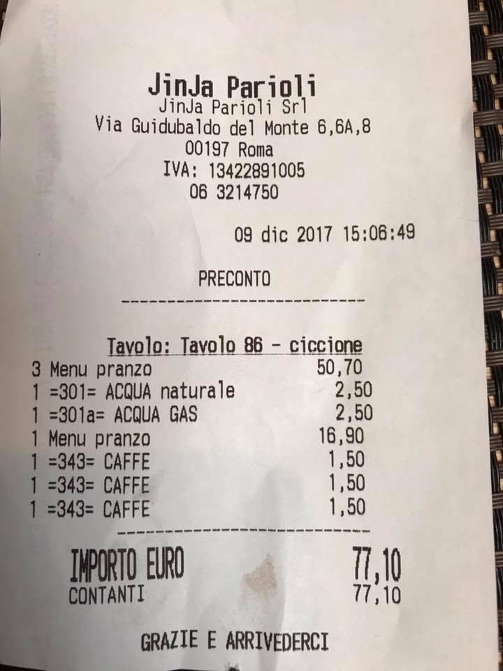 Roma, clienti chiamate "ciccione" sullo scontrino del pranzo
