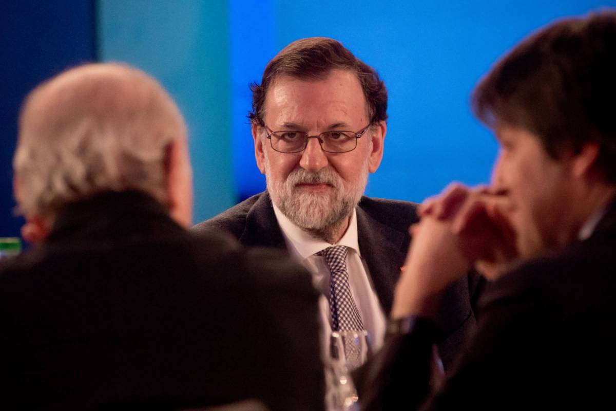Rajoy apre dialogo sulla Catalogna, ma taglia fuori Puigdemont