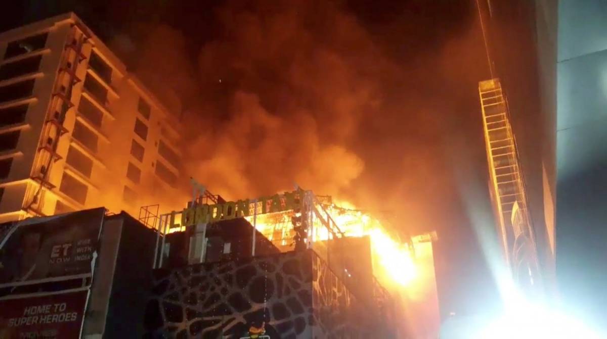 India, in fiamme un palazzo a Mumbai: almeno 15 vittime