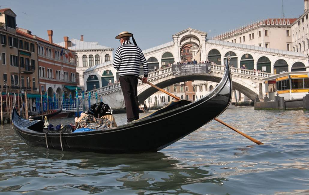 Venezia, due turisti feriti all'imbarcadero dei vaporetti