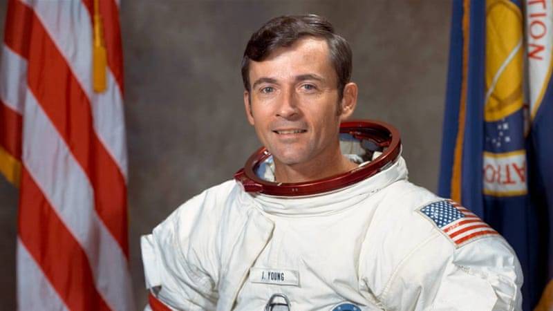 Morto John Young, uno degli astronauti a sbarcare sulla Luna