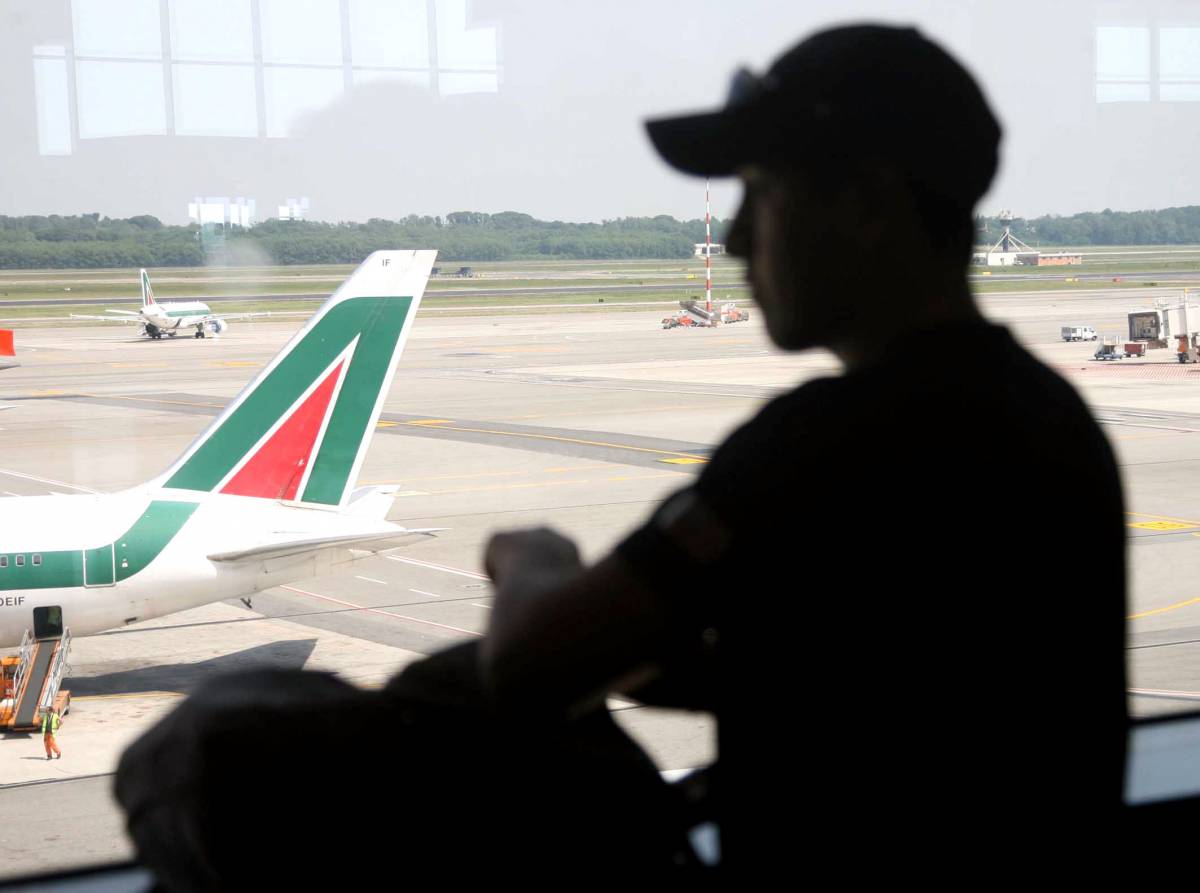 Trattative con EasyJet per "acquisire parti" di Alitalia