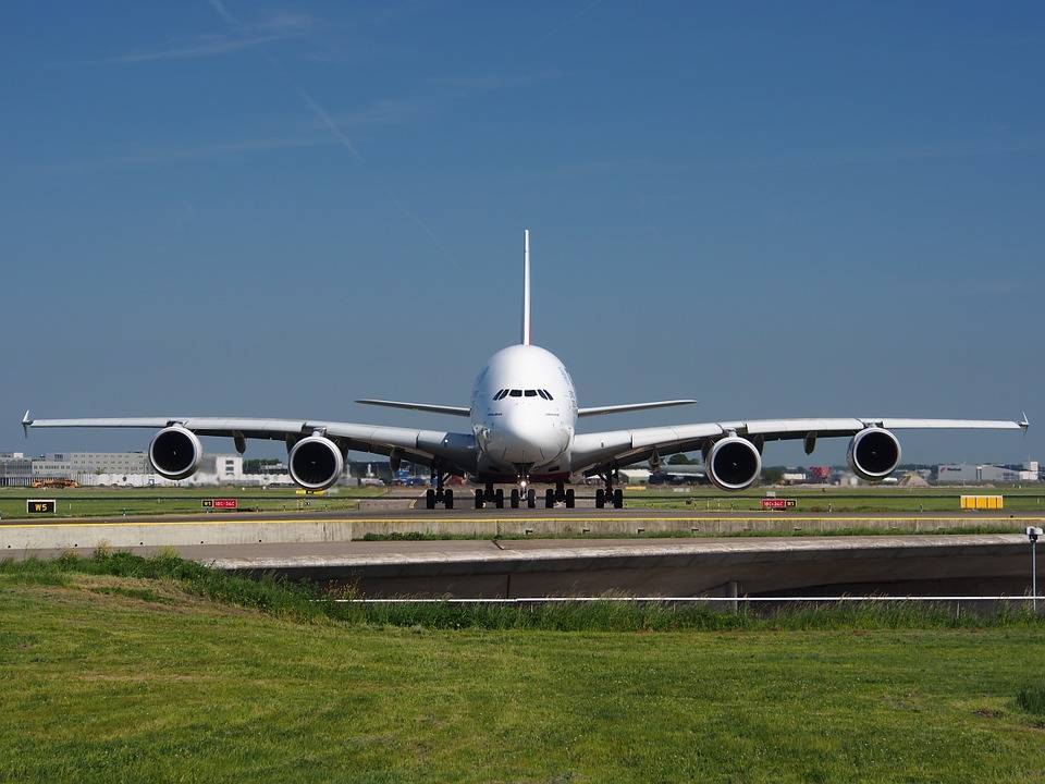 Airbus pronta a lasciare a terra il "gigante" A380