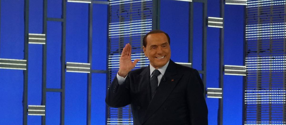 Berlusconi in campo e in tv: è boom di ascolti e consensi