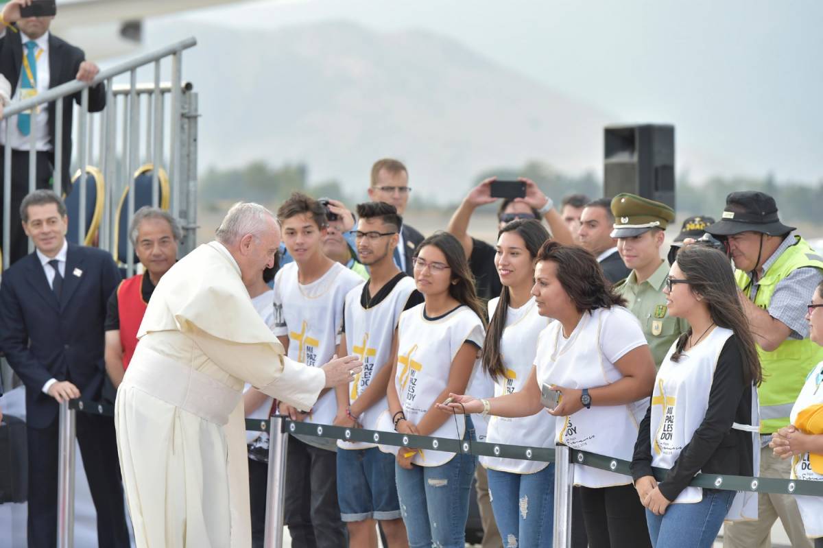 Cile, le scuse del Papa per i preti pedofili: "Dolore e vergogna"