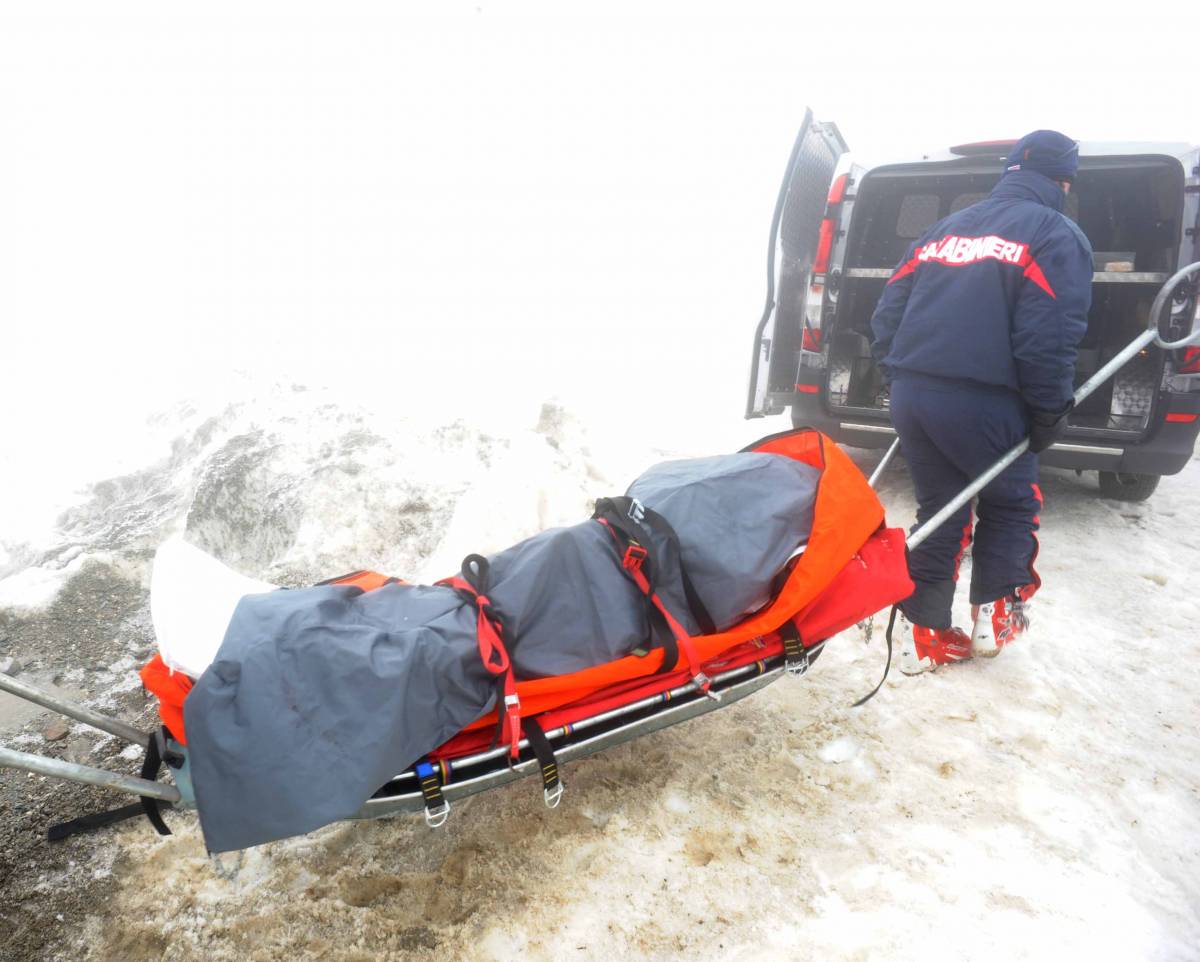 Tragedia al Sestriere: sbatte contro la barriera e muore sulla pista di sci