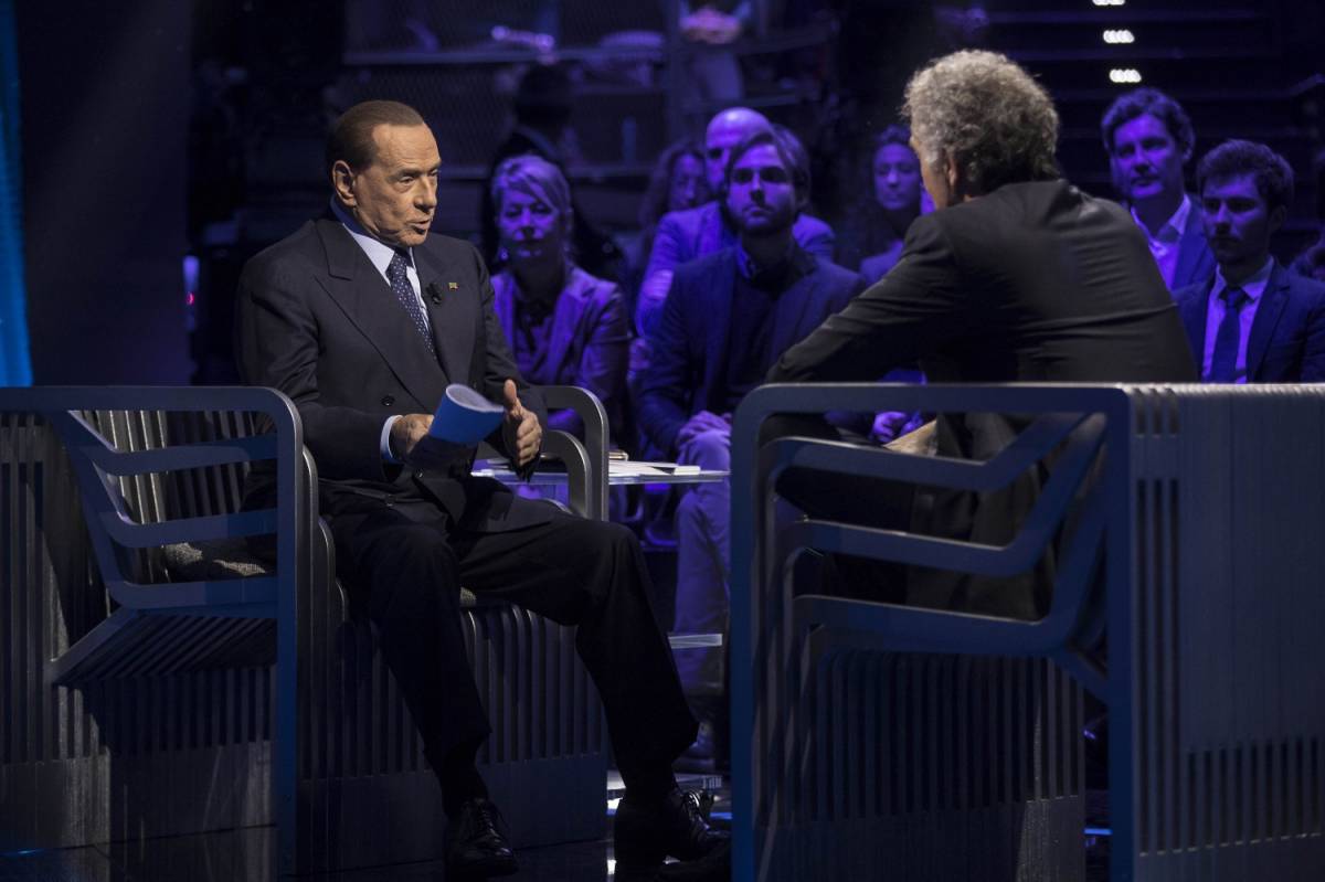 Berlusconi: mi fan schifo i politici di professione