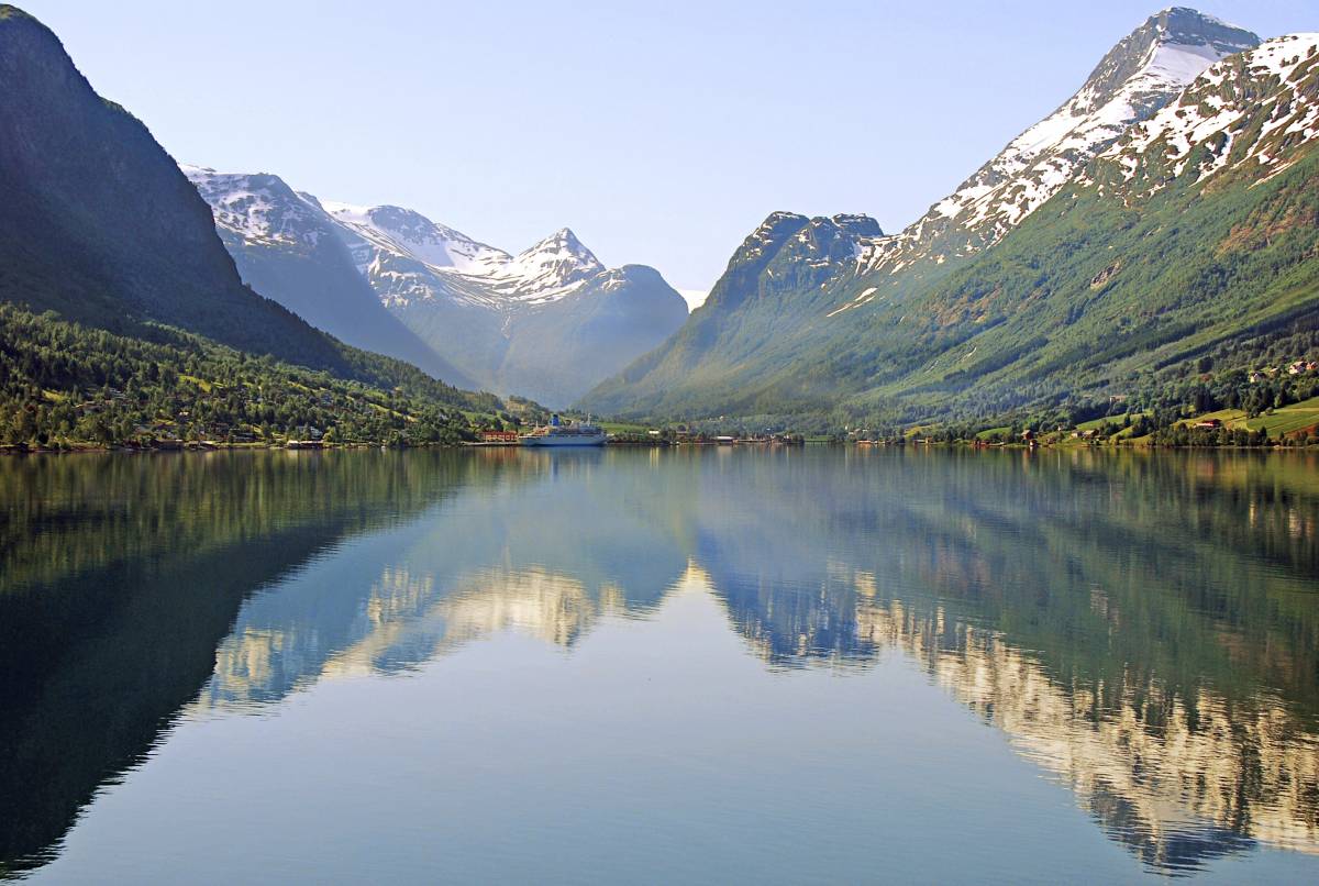 In crociera immersi nella natura del Nord Europa tra i fiordi norvegesi