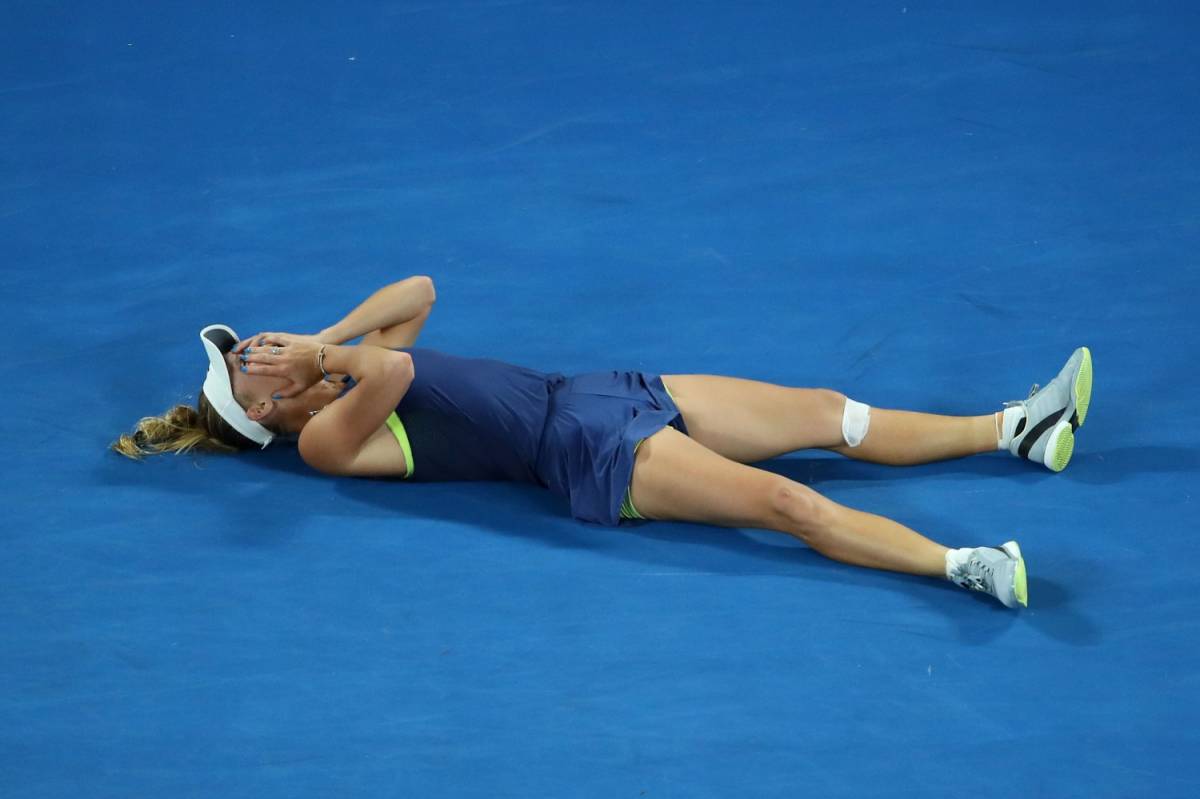 Caroline Wozniacki è la regina degli Australian Open: Halep ko in tre set
