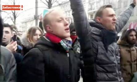 Blitz, perquisizioni e sequestri anti-Navalny: "La più grande operazione russa di polizia"