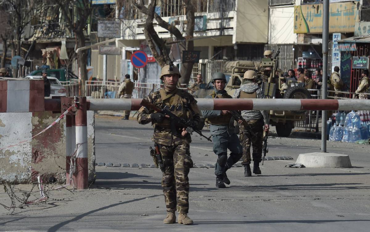 Attentato all'accademia militare di Kabul: l'Isis rivendica