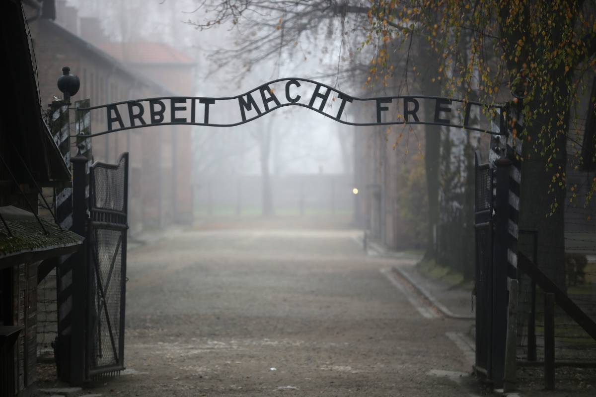Studente ebreo aggredito a scuola: "Riapriremo i forni di Auschwitz"