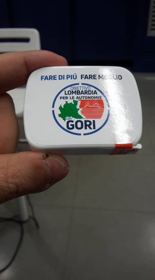 I candidati prendono gli elettori per la gola