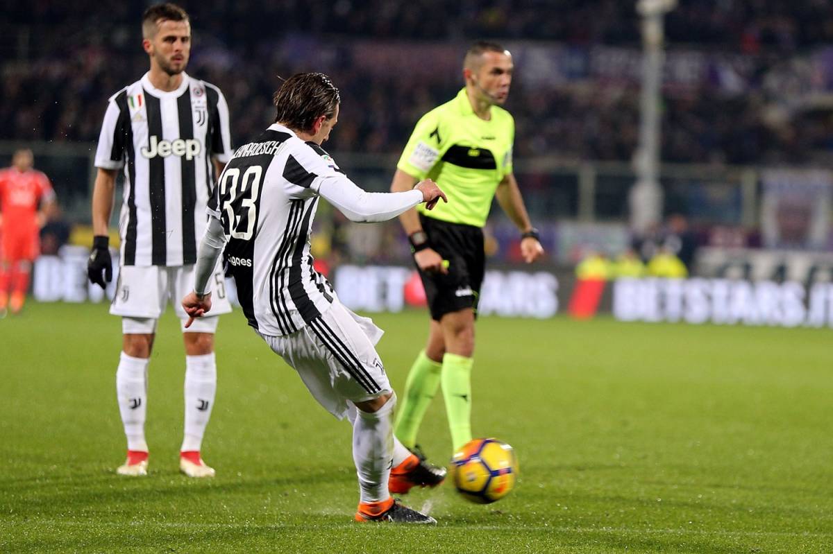 La Juventus passa a Firenze: 0-2 siglato Bernardeschi-Higuain e primo posto