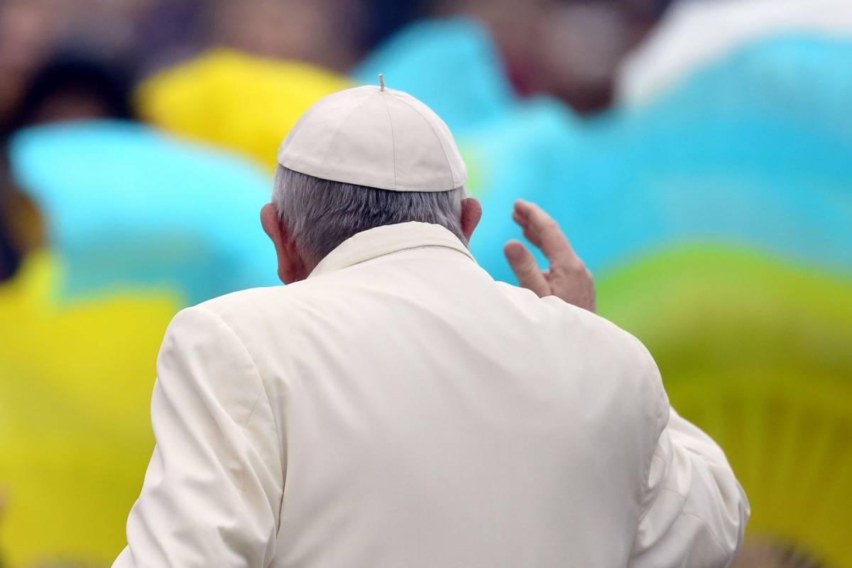 Il Papa usa il tablet per iscriversi alla Giornata dei giovani