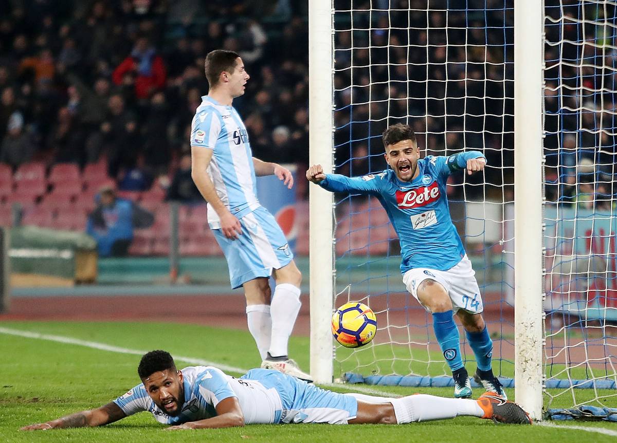 È tornato il Napoli show Quattro gol alla Lazio per riprendersi la vetta