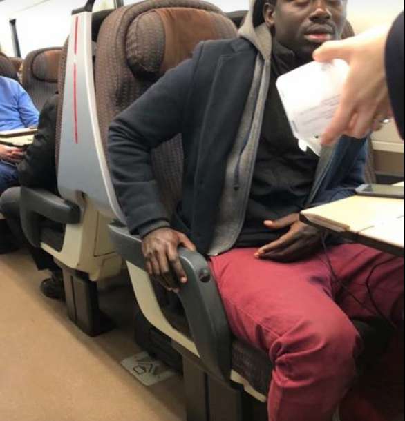 "Immigrato senza biglietto sul treno". Ma Trenitalia smentisce