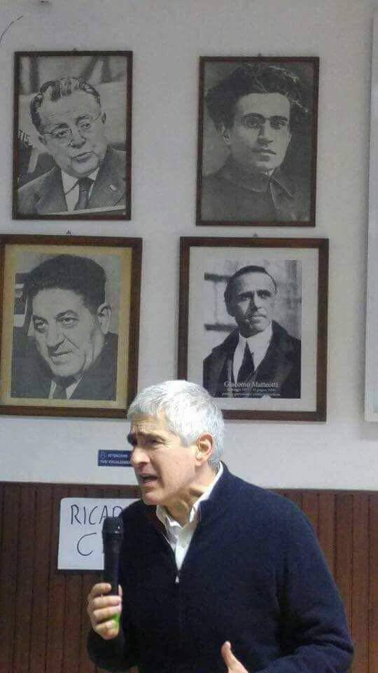 Un Dc tra i comunisti: la foto che imbarazza Casini