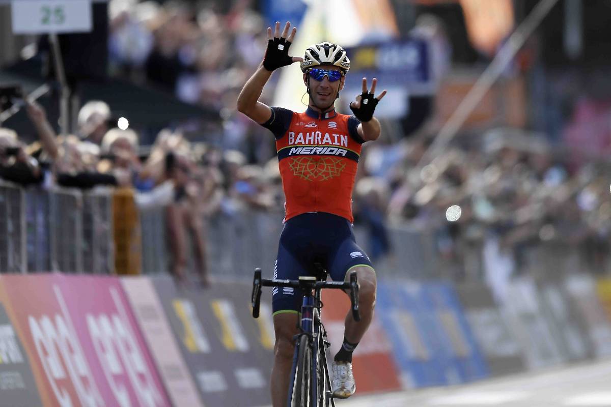 Ghisallo, Nibali dona la maglia ma sogna quella del mondiale