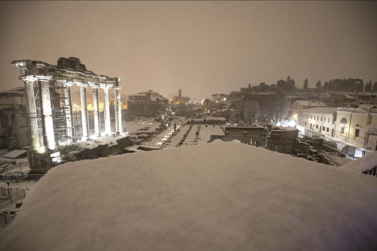 È arrivato Burian, gelo sull'Italia Roma imbiancata sotto la neve