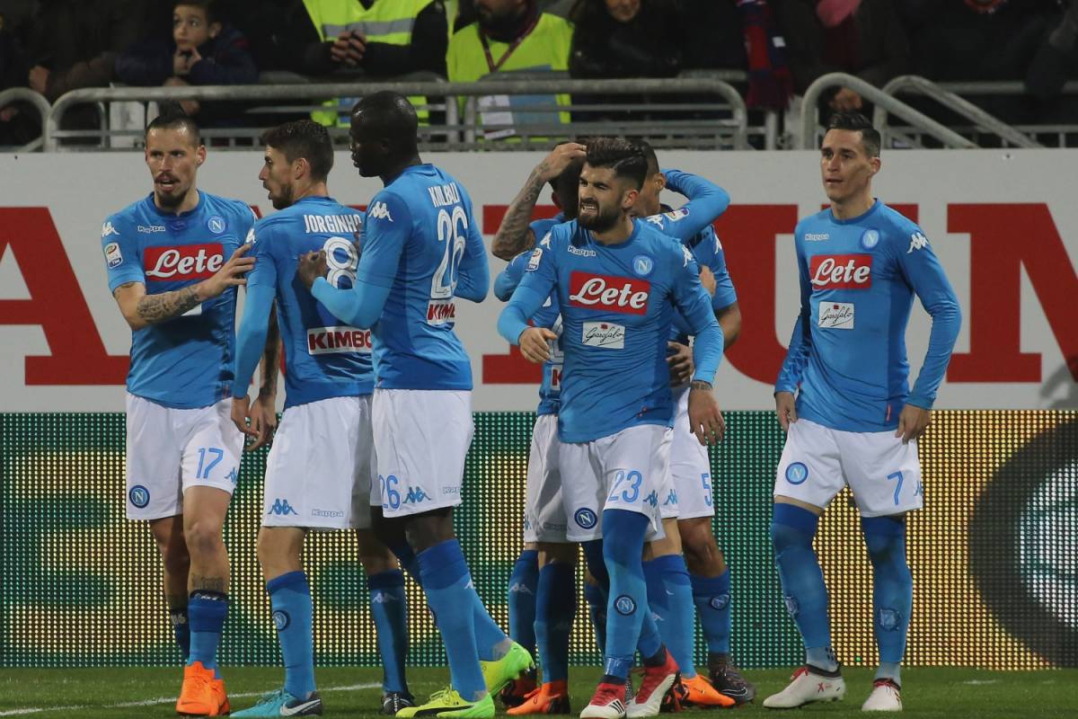 Il Napoli non sbaglia un colpo: secco 5-0 al Cagliari e a più quattro sulla Juventus