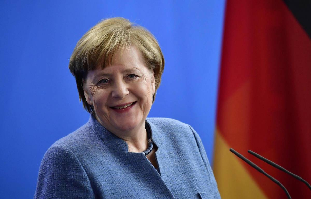 Merkel torna in sella (e parte la missione per Parigi)
