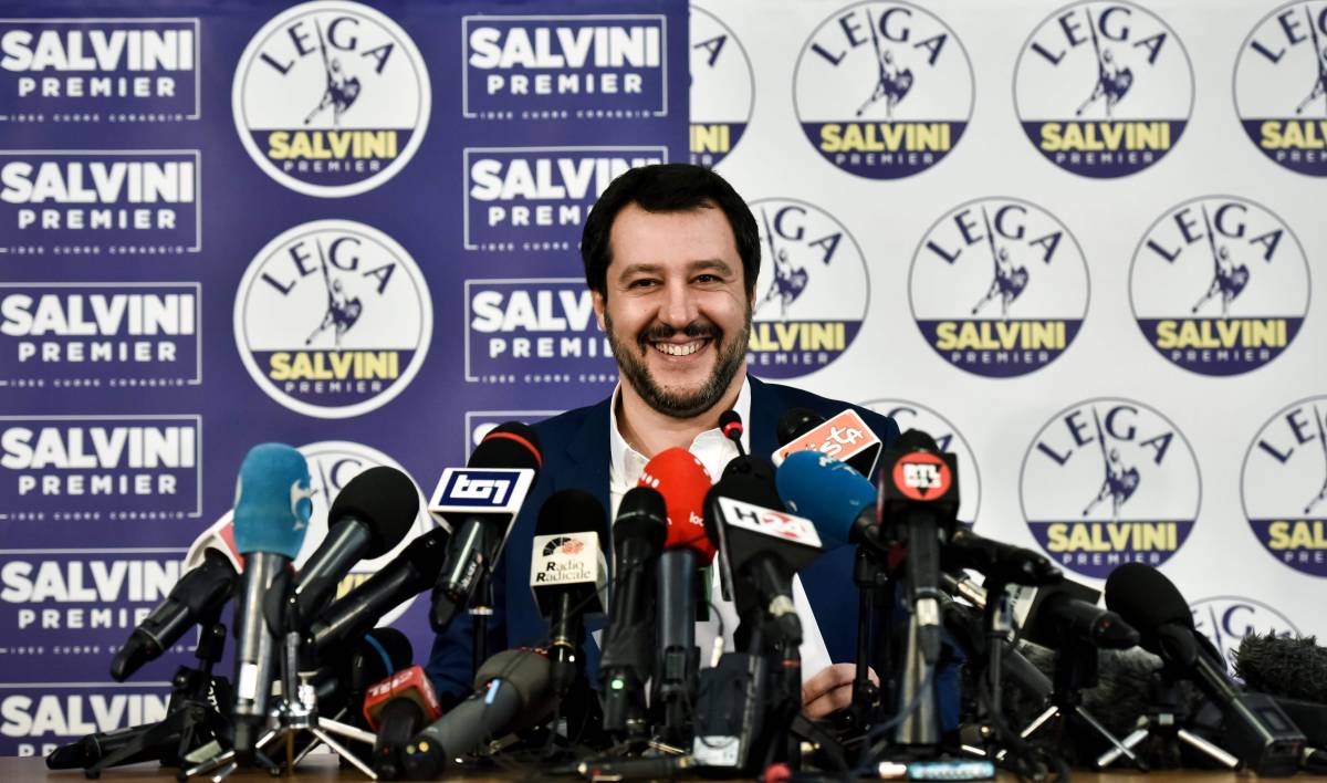 Salvini: "Noi pronti alla chiamata, ​ma no ad accordi politici"
