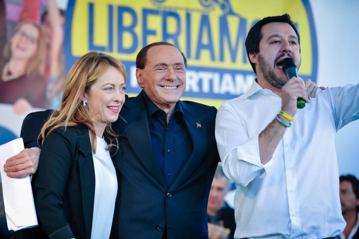 Ipotesi gruppi unici FI-Lega-FdI: la mossa del Cav e di Salvini per blindare la coalizione