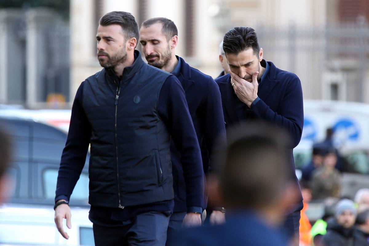 Astori, l'arrivo della Juventus ai funerali