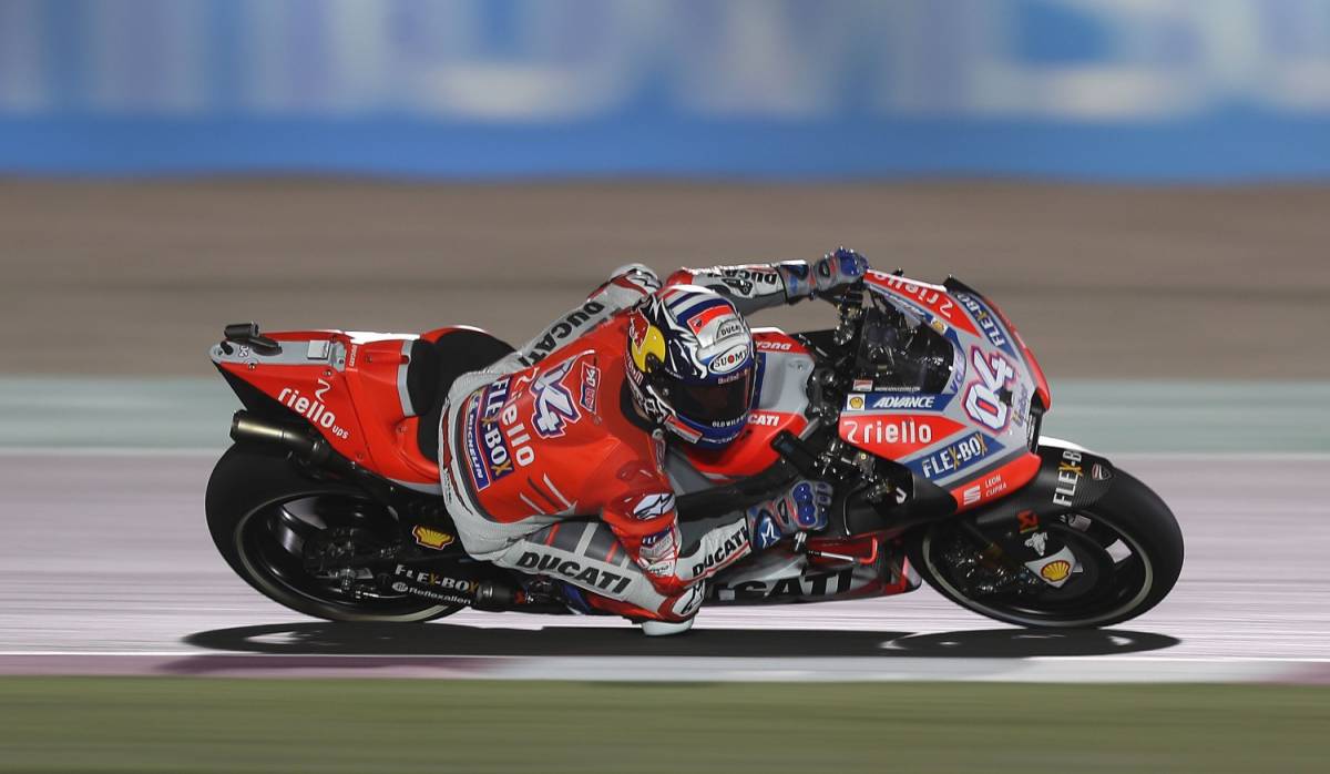Motogp, Qatar: Dovizioso vince su Marquez. Terzo Valentino Rossi