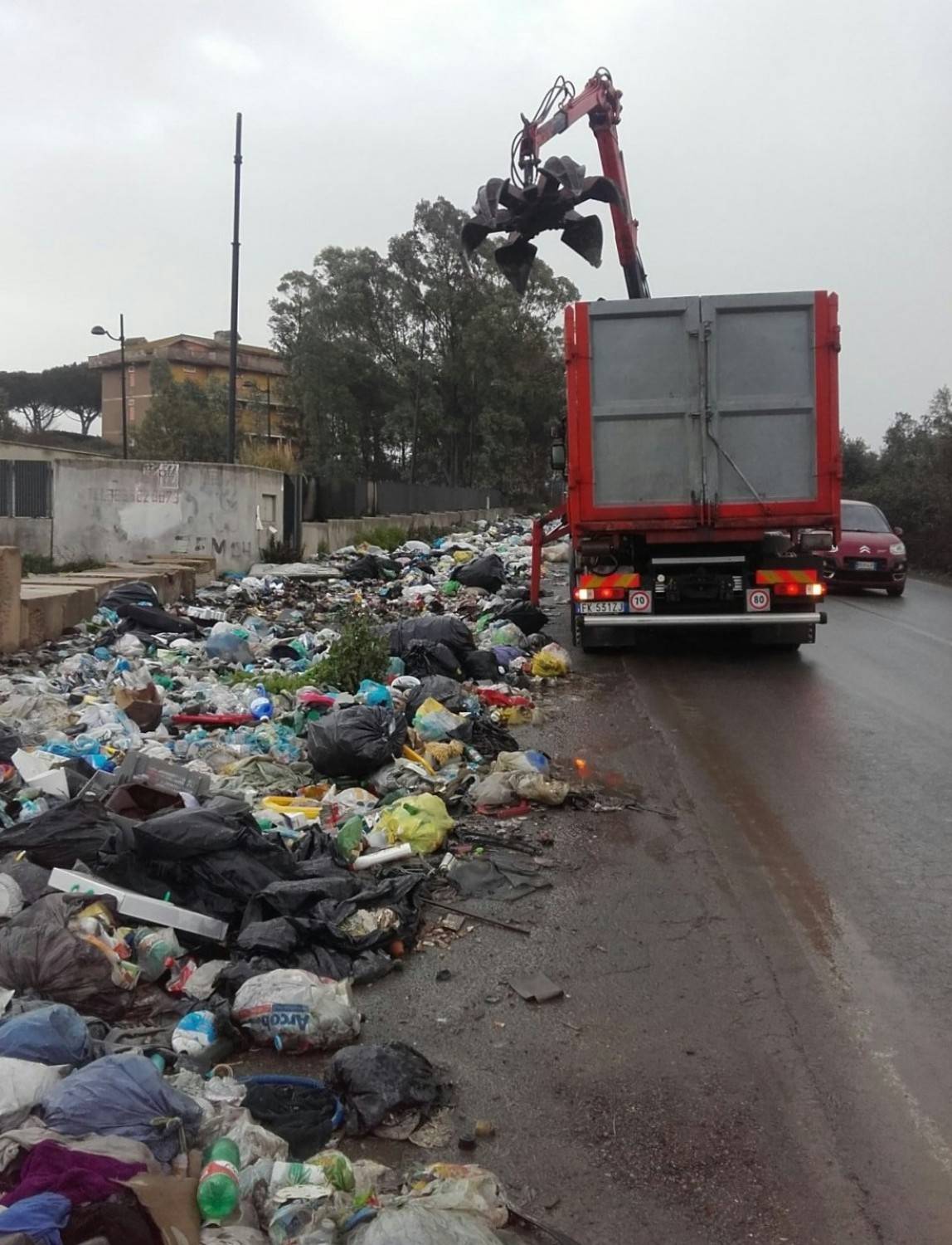 A Roma è di nuovo emergenza rifiuti