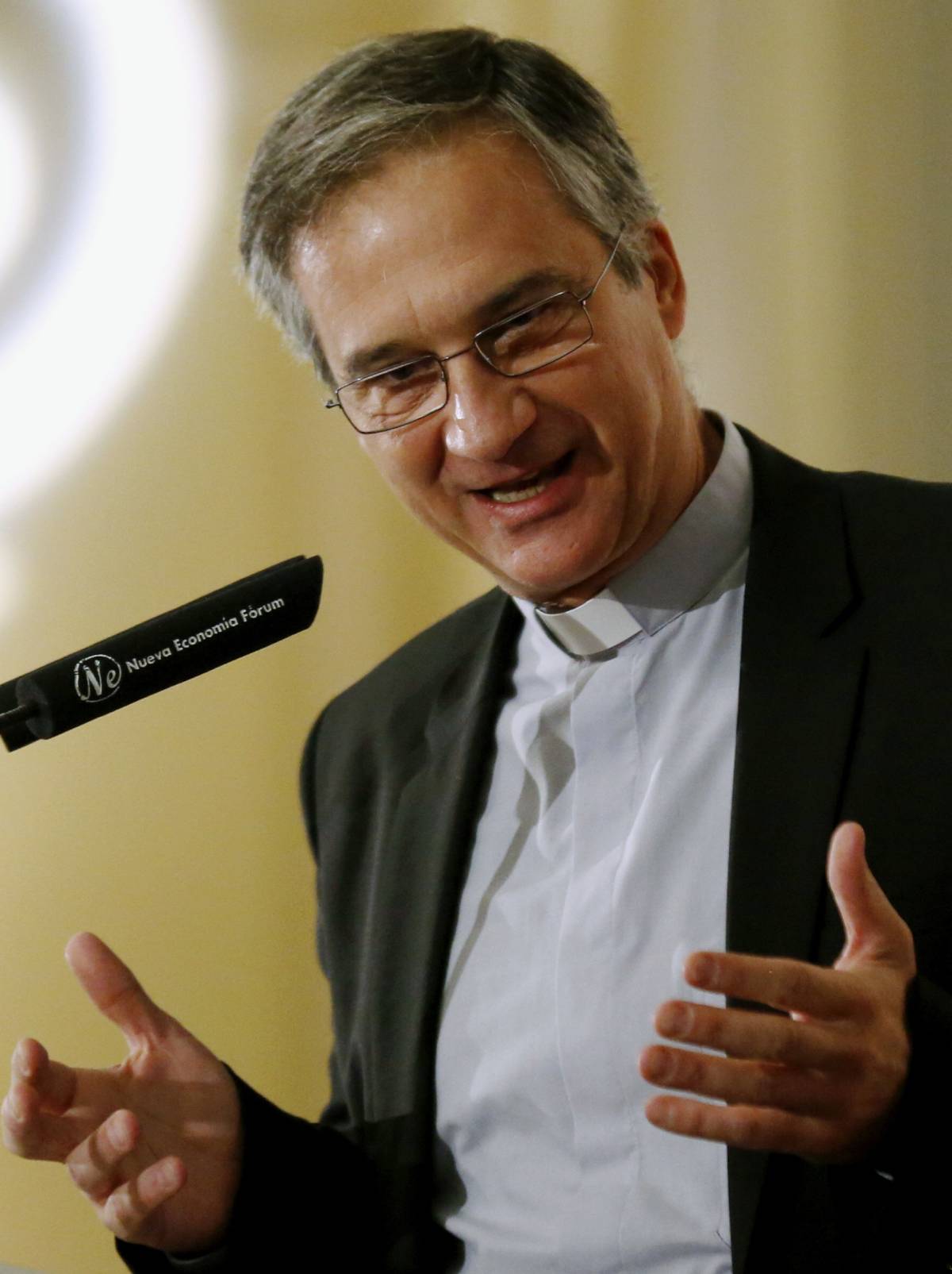 Censurò le critiche a Bergoglio: già pronto un incarico su misura