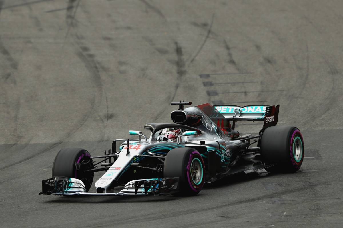 Formula Uno, è di Hamilton la prima pole stagionale: secondo Raikkonen, terzo Vettel