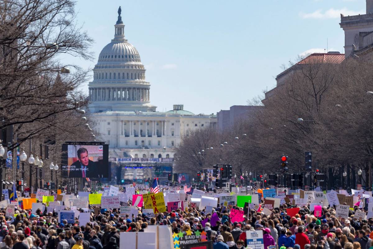 I giovani Usa in marcia. Chiedono un "no" fermo alla libertà di sparare